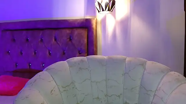valentina white1 online show from July 25, 2026, 9:01 pm