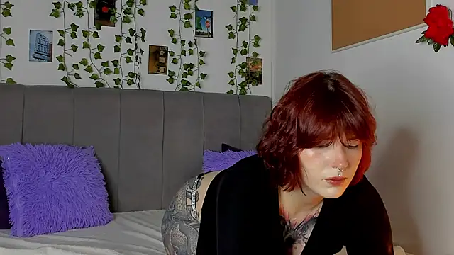 Snapshot of miss_Lizzy chatting on July 10, 2026, 1:21 am miss Lizzy online show from July 10, 2026, 1:21 am