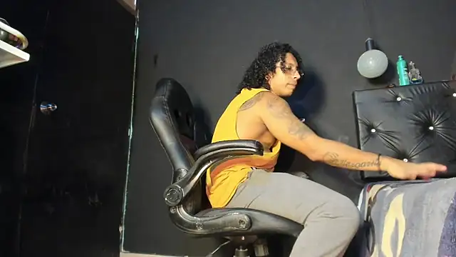 Snapshot of FuckHardlove chatting on June 17, 2026, 3:42 am FuckHardlove online show from June 17, 2026, 3:42 am