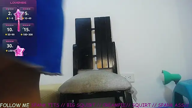 Snapshot of vegalaura__ chatting on June 17, 2026, 11:49 pm vegalaura online show from June 17, 2026, 11:49 pm