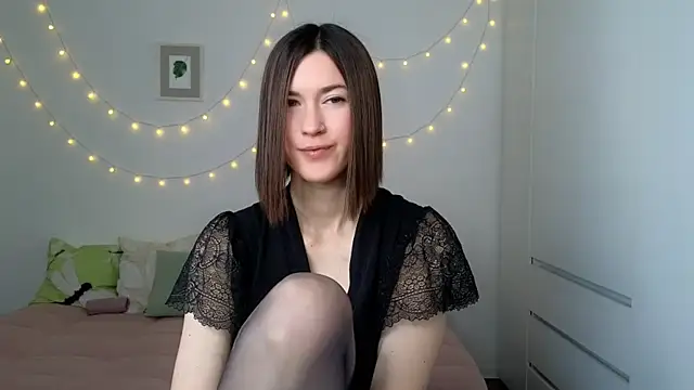 Snapshot of AliciaNewell chatting on July 20, 2026, 4:27 am AliciaNewell online show from July 20, 2026, 4:27 am