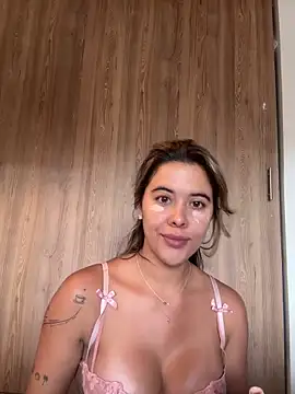 Snapshot of Emilia_Bakerr chatting on May 18, 2026, 6:14 pm Emilia Bakerr online show from May 18, 2026, 6:14 pm