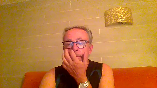 tuggy59 online show from June 28, 2026, 4:18 am
