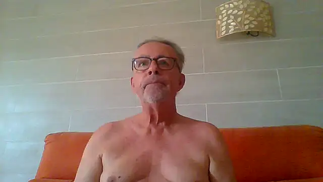 tuggy59 online show from July 7, 2026, 6:47 am