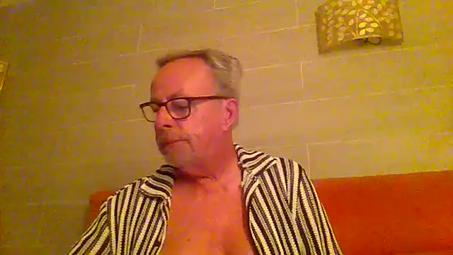 tuggy59 online show from July 9, 2026, 4:05 am