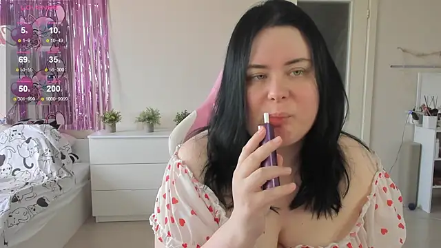 Snapshot of Akemi_BBW chatting on June 14, 2026, 6:59 am Akemi BBW online show from June 14, 2026, 6:59 am