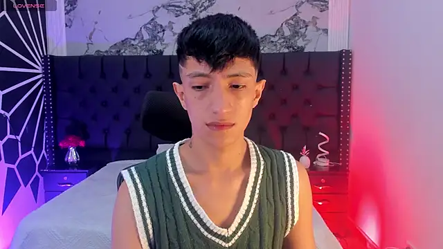 Snapshot of DereckCooperr chatting on June 20, 2026, 9:17 pm DereckCooperr online show from June 20, 2026, 9:17 pm