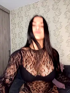 Bella Fior online show from June 14, 2026, 2:24 am