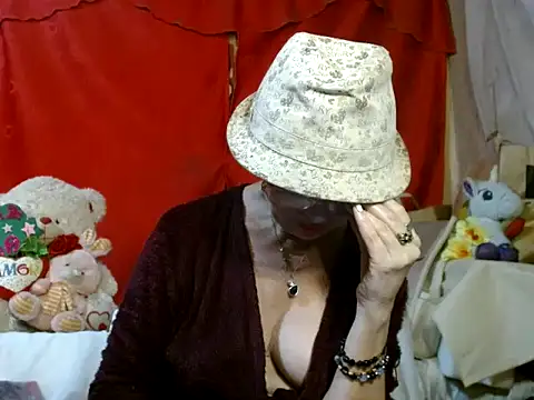 hottieperla online show from January 15, 2026, 4:55 pm