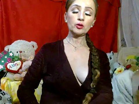 hottieperla online show from May 16, 2026, 7:23 pm