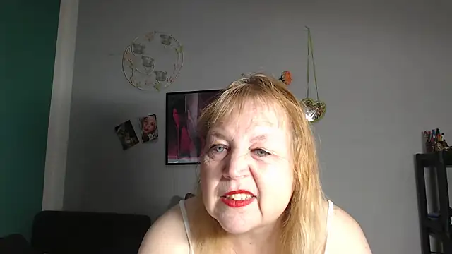 Snapshot of Blasflittchen chatting on April 21, 2026, 9:59 am Blasflittchen online show from April 21, 2026, 9:59 am