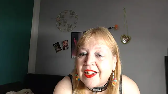 Snapshot of Blasflittchen chatting on May 23, 2026, 11:58 am Blasflittchen online show from May 23, 2026, 11:58 am