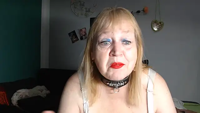 Snapshot of Blasflittchen chatting on May 27, 2026, 9:28 am Blasflittchen online show from May 27, 2026, 9:28 am