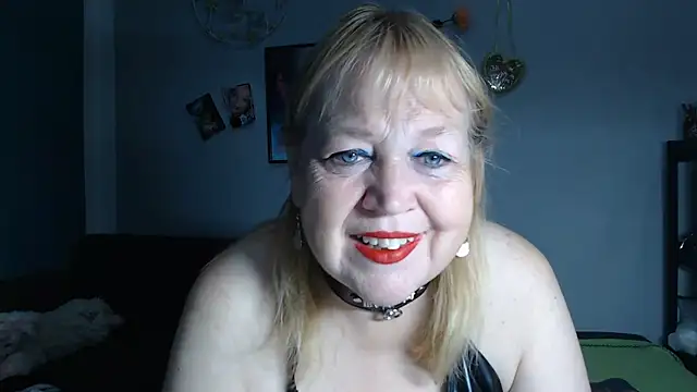 Snapshot of Blasflittchen chatting on June 10, 2026, 9:41 am Blasflittchen online show from June 10, 2026, 9:41 am
