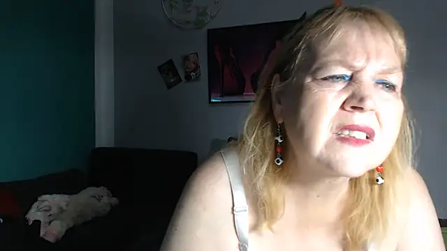 Snapshot of Blasflittchen chatting on June 20, 2026, 1:47 pm Blasflittchen online show from June 20, 2026, 1:47 pm