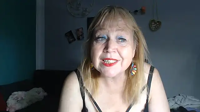 Snapshot of Blasflittchen chatting on July 26, 2026, 4:25 pm Blasflittchen online show from July 26, 2026, 4:25 pm