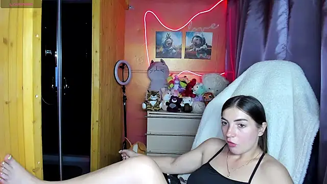 Snapshot of Fiery_Brunette_ chatting on July 17, 2026, 4:52 am Fiery Brunette online show from July 17, 2026, 4:52 am
