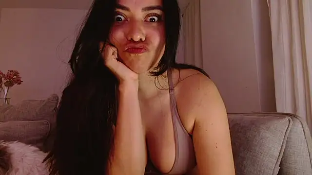 Snapshot of PetitLumiere chatting on July 31, 2026, 12:43 am PetitLumiere online show from July 31, 2026, 12:43 am