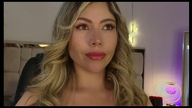 Ammy Castro online show from June 18, 2026, 9:30 pm