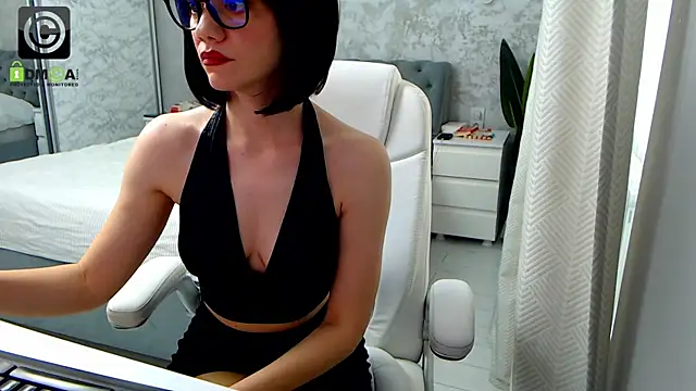 Ellysse  online show from July 1, 2026, 8:27 am