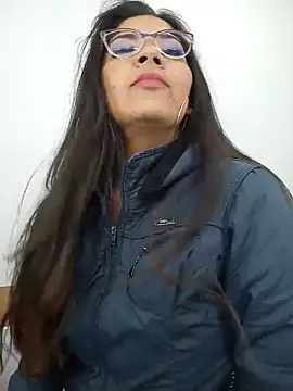 Luna Dumont online show from May 21, 2026, 11:17 am