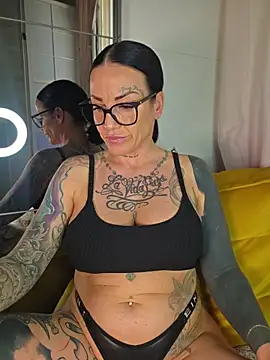 EmilyDiazofficial online show from June 26, 2026, 6:18 am
