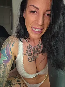EmilyDiazofficial online show from June 28, 2026, 8:42 am