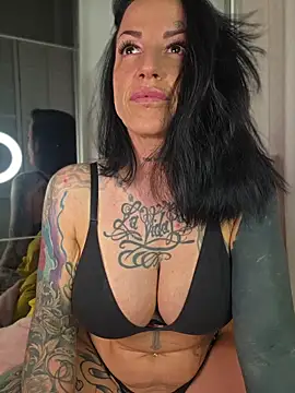 EmilyDiazofficial online show from July 12, 2026, 10:39 am