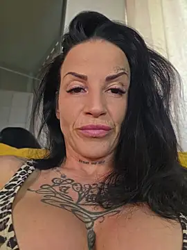 EmilyDiazofficial online show from July 18, 2026, 12:53 pm