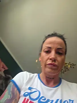 EmilyDiazofficial online show from July 24, 2026, 7:06 am
