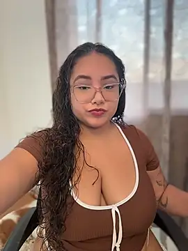 Snapshot of CurlyGirl_1 chatting on June 24, 2026, 11:04 pm CurlyGirl 1 online show from June 24, 2026, 11:04 pm