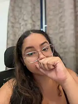 Snapshot of CurlyGirl_1 chatting on July 24, 2026, 11:47 pm CurlyGirl 1 online show from July 24, 2026, 11:47 pm