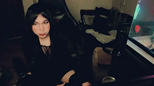 evelyntvsexy online show from July 15, 2026, 2:22 pm