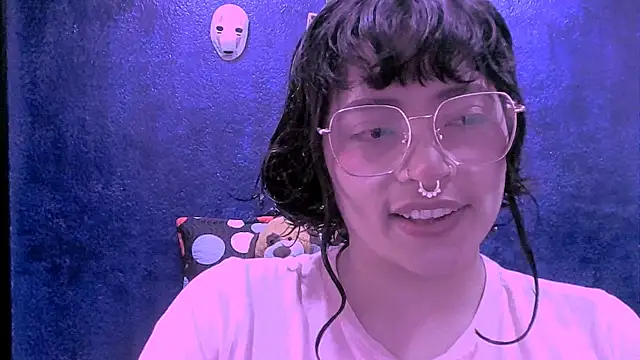 NinaYellow online show from May 21, 2026, 12:45 pm