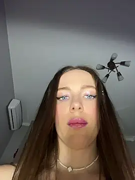 Snapshot of -SweetDi- chatting on June 7, 2026, 5:38 pm -SweetDi- online show from June 7, 2026, 5:38 pm