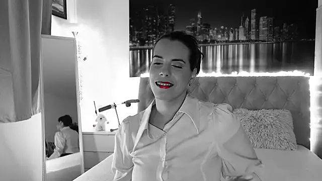 Snapshot of Lora_Chanel chatting on July 19, 2026, 7:17 pm Lora Chanel online show from July 19, 2026, 7:17 pm