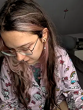 mamiedonuts online show from July 6, 2026, 5:48 am