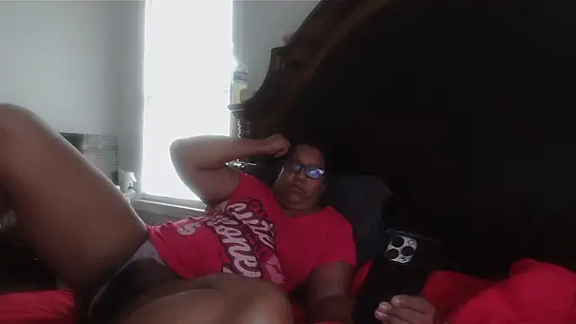 ebonyred online show from June 18, 2026, 12:09 pm