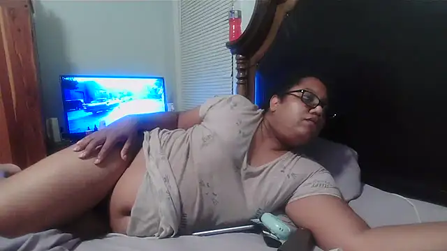 ebonyred online show from July 6, 2026, 3:03 am