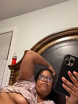 ebonyred online show from July 7, 2026, 1:52 am