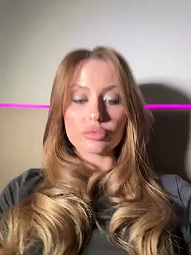 Sweet  Milly online show from April 26, 2026, 4:59 pm