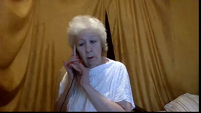  Estelitta 5 online show from June 3, 2026, 2:55 pm