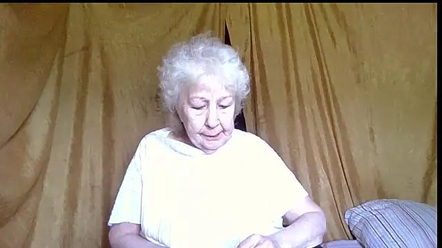  Estelitta 5 online show from June 4, 2026, 9:48 am