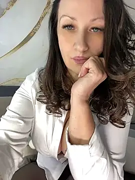 Katie-n online show from July 17, 2026, 7:04 am