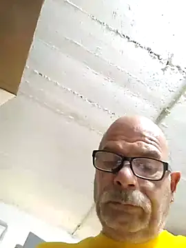Snapshot of bottomhairy chatting on May 12, 2026, 3:09 pm bottomhairy online show from May 12, 2026, 3:09 pm