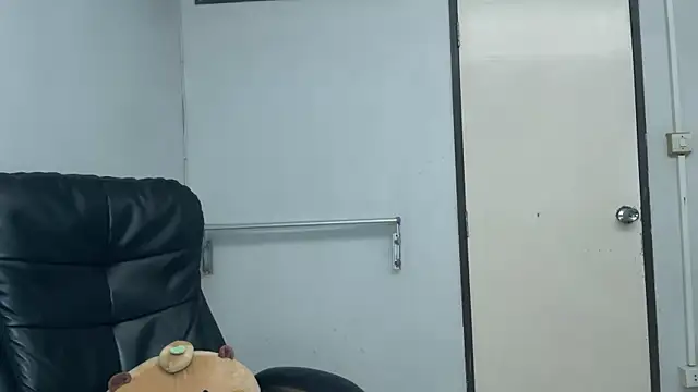 SassyJessi online show from July 17, 2026, 4:08 am