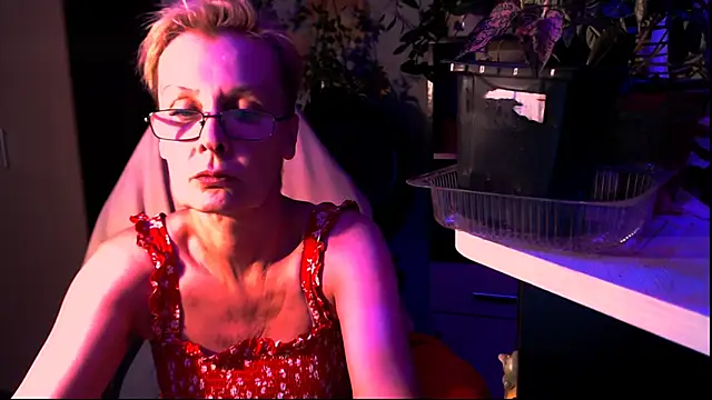 HelgaHimmell online show from June 29, 2026, 7:36 pm