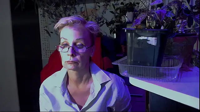 HelgaHimmell online show from July 2, 2026, 4:13 pm