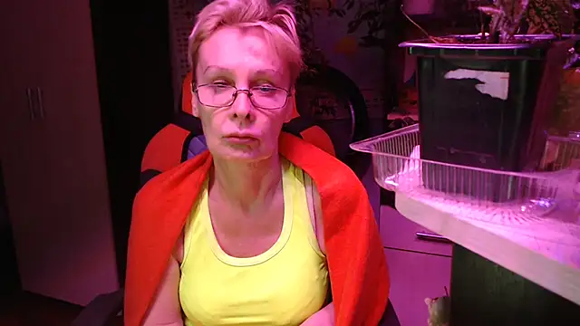 HelgaHimmell online show from July 9, 2026, 7:18 pm
