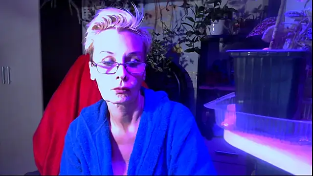 HelgaHimmell online show from July 23, 2026, 7:45 pm